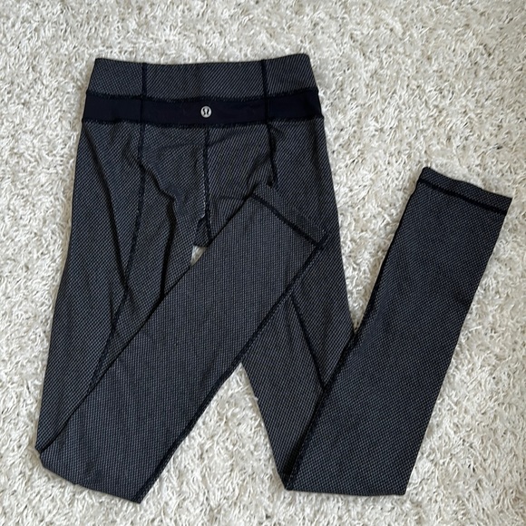 Lulu Lemon Leggings - Picture 5 of 7